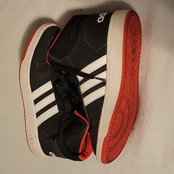 Adidas size 6 youth - Picture 1 of 5